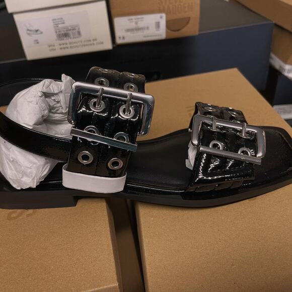 Steve Madden Sandria Black Patent Studded Buckle Slingback Sandals - Picture 4 of 4